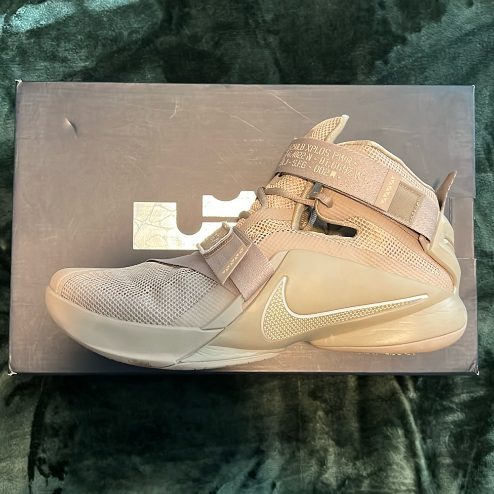 Nike LeBron Solider 9 Premium Size 11.5 Desert Camo